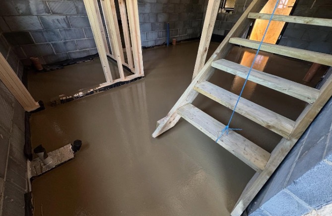 How Hard Is It To Lay Liquid Screed Yourself?