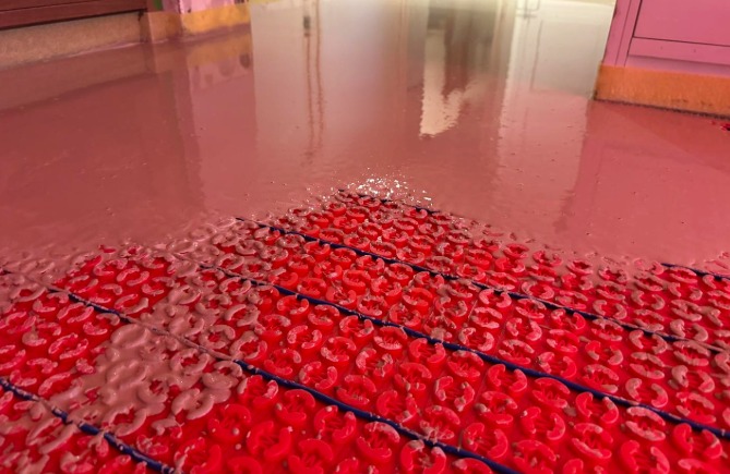 How Does Liquid Screed Reduce Energy Costs?