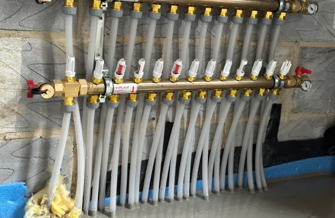 Solutions for UFH Systems Using Traditional Screed